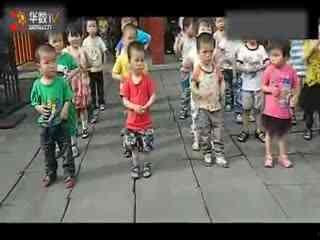 小猪吃的饱饱舞蹈视频,小猪吃撑舞动欢乐时光